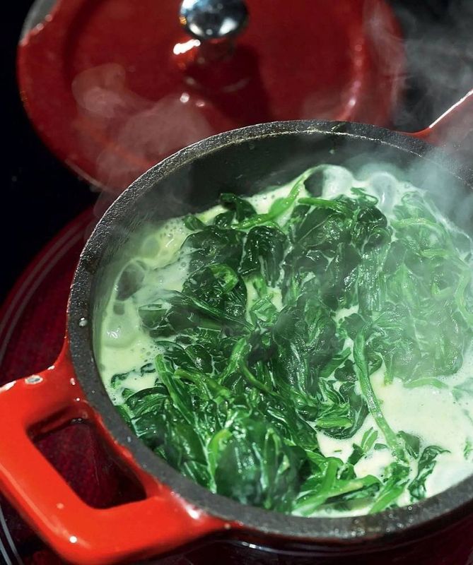 Сливочный шпинат: вкусное и легкое блюдо