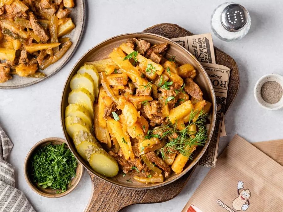 Азу по-татарски: пикантный рецепт с солеными огурцами