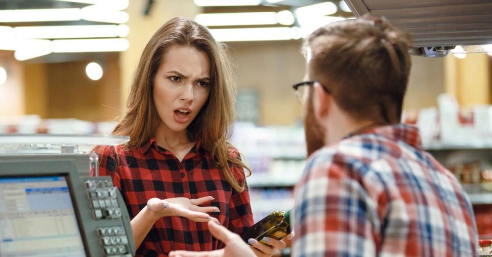 Как защитить свои права потребителя и вернуть деньги за неподобающий сервис