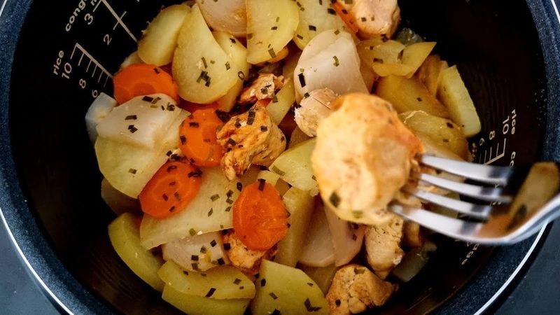 Панель поводов для недорогой мультиварки и спокойное объяснение, зачем она может пригодиться