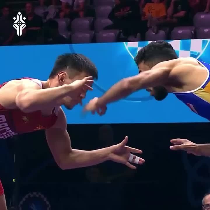     1/4   !