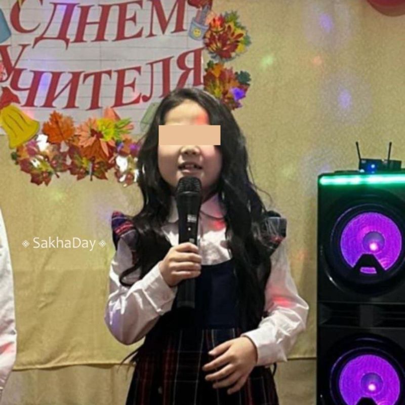   !:         