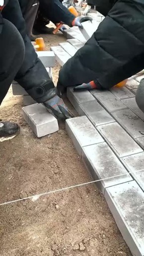        ,    -