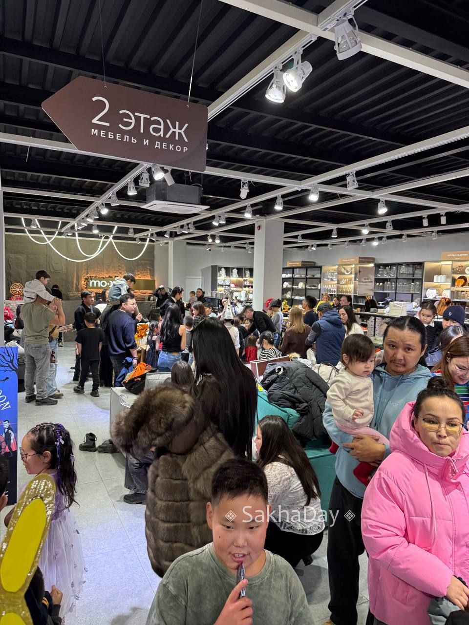 Хэллоуин в детском магазине в Якутске