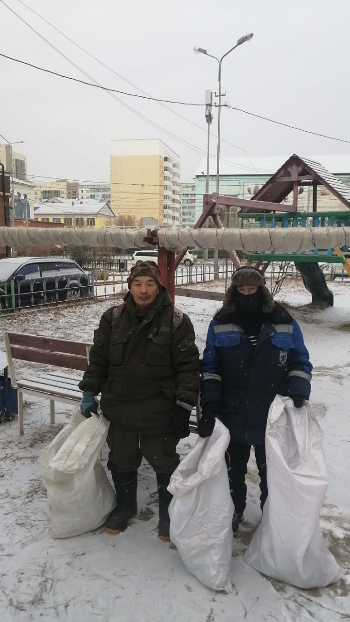 Наш Губинский округ встречает новый день улыбками и чистотой улиц благодаря неустанной работе наших муниципальных дворников Наш Губинский округ встречает новый день улыбками и чистотой улиц благодаря неустанной работе наших муниципальных дворников