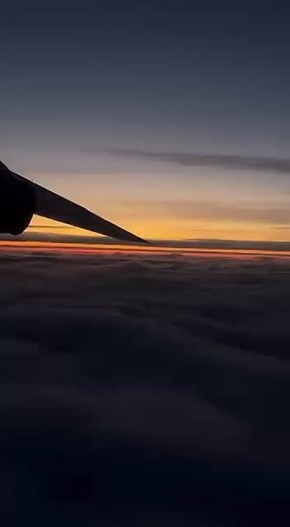 Необыкновенный закат. Видео Кристины Сажиной, бортпроводника авиакомпании