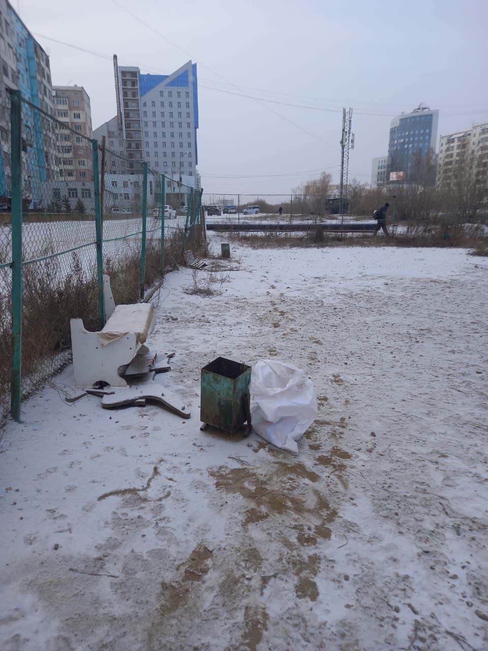 Наш Губинский округ встречает новый день улыбками и чистотой улиц благодаря неустанной работе наших муниципальных дворников Наш Губинский округ встречает новый день улыбками и чистотой улиц благодаря неустанной работе наших муниципальных дворников