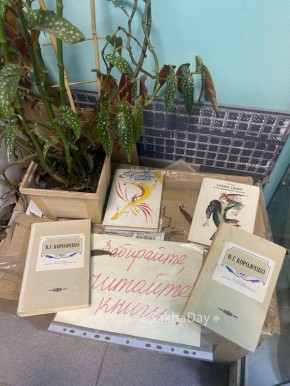 в ТЦ «Петровские ряды» , очень трогательно,,точка книгообмена