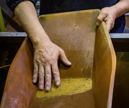 АЛРОСА изучает возможность добычи попутного золота на алмазных месторождениях в Мирнинском районе