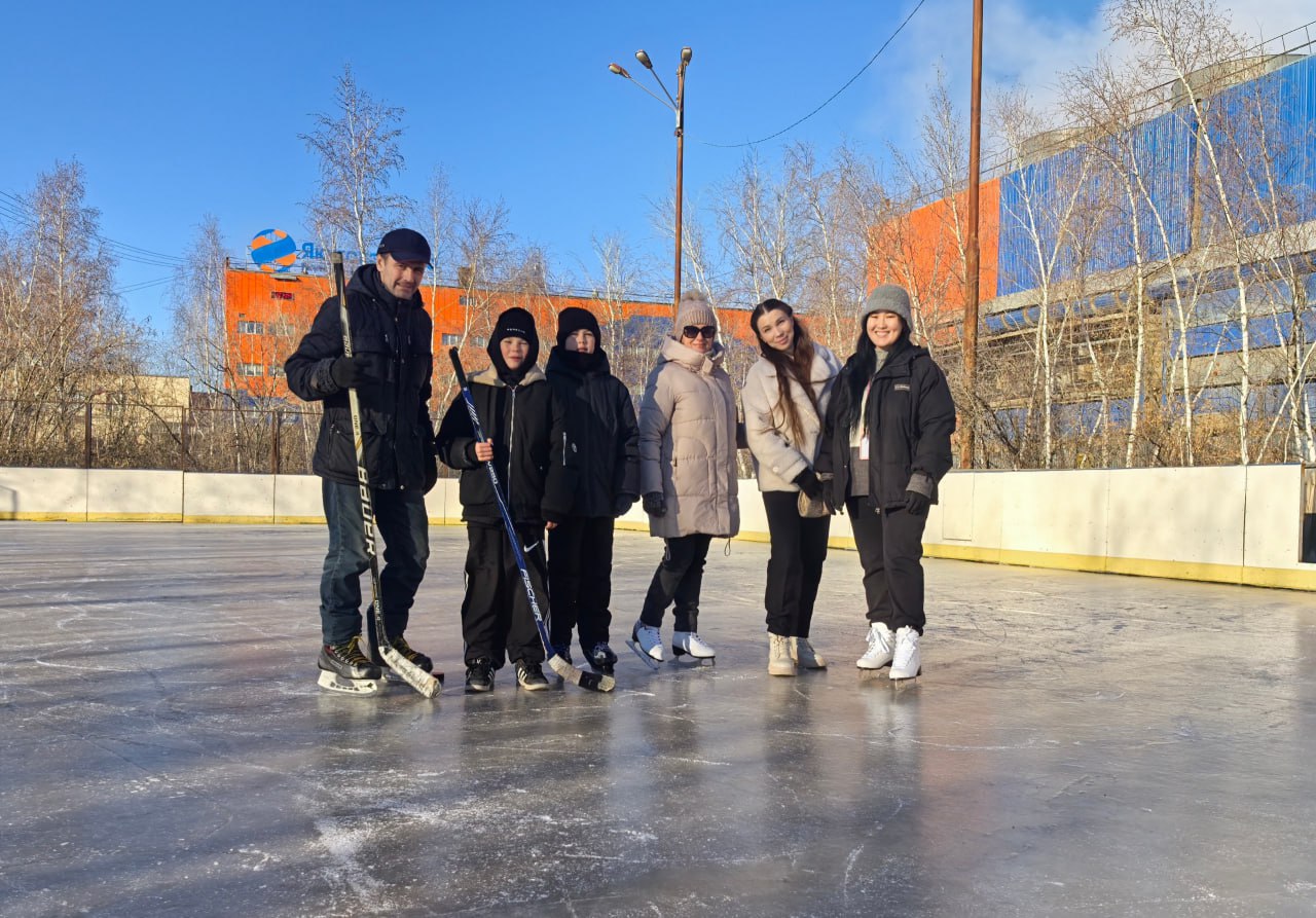 Бесплатный каток открылся на территории Якутской ГРЭС Бесплатный каток открылся на территории Якутской ГРЭС