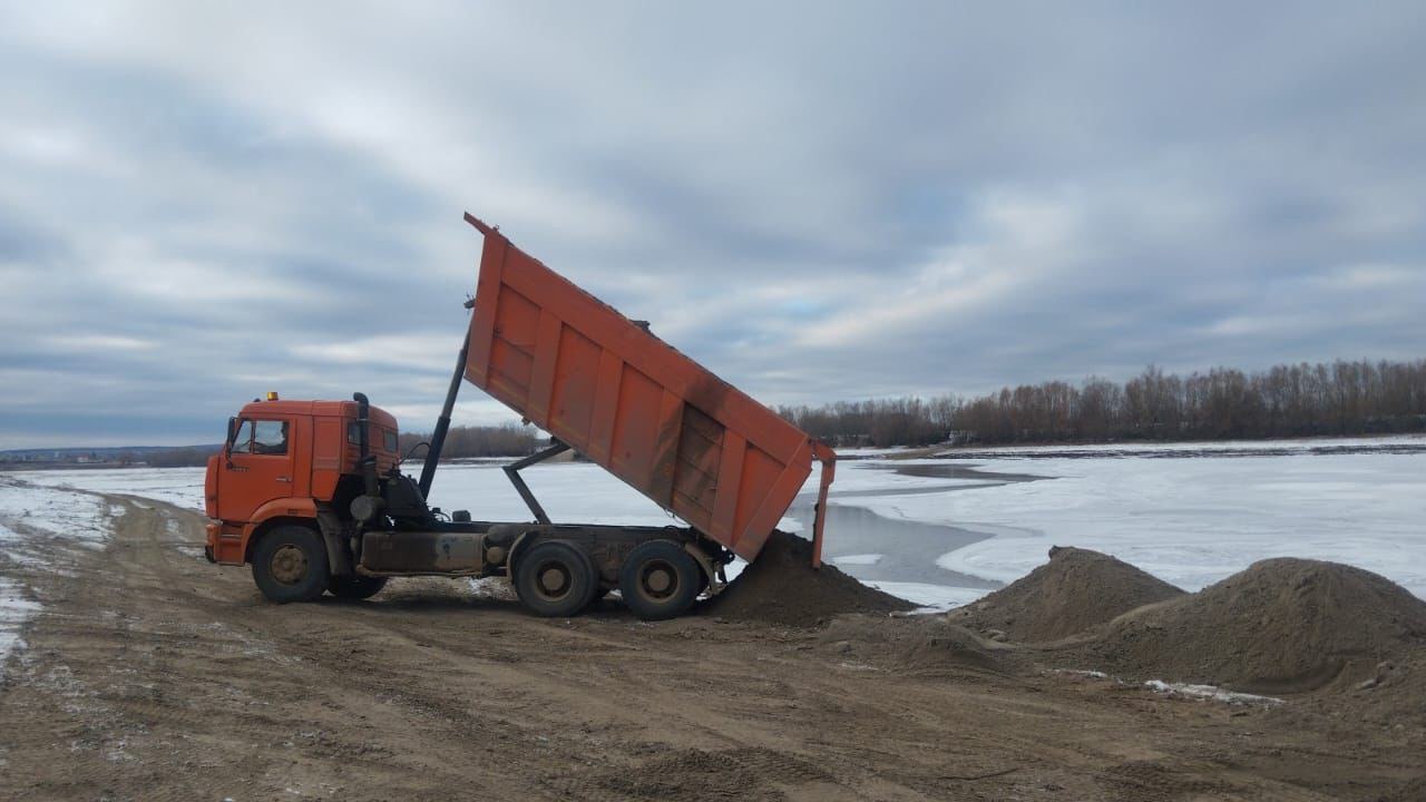 В Якутии начали подготовку к открытию ледовых переправ через реку Лену