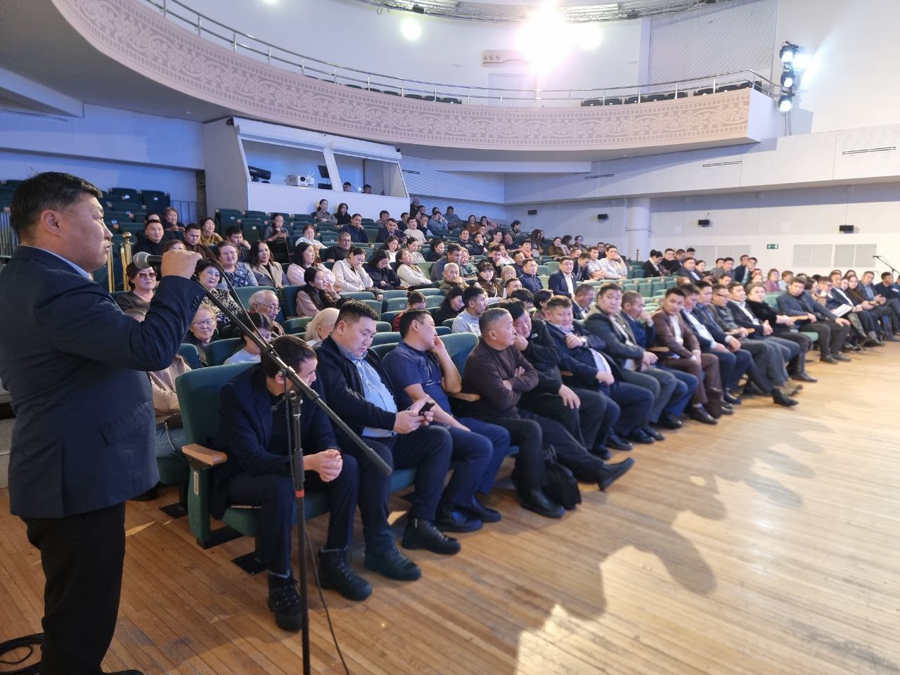 Ил Тмэн депутата Владимир Прокопьев уонна республика баылыгын сбэитэ Игорь Николаев Сунтаарга лэлээтилэр Ил Тмэн депутата Владимир Прокопьев уонна республика баылыгын сбэитэ Игорь Николаев Сунтаарга лэлээтилэр