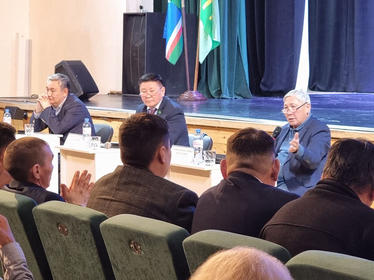 Ил Тмэн депутата Владимир Прокопьев уонна республика баылыгын сбэитэ Игорь Николаев Сунтаарга лэлээтилэр Ил Тмэн депутата Владимир Прокопьев уонна республика баылыгын сбэитэ Игорь Николаев Сунтаарга лэлээтилэр