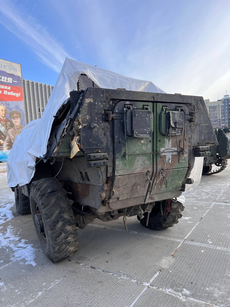 Уже привезли технику НАТО к историческому парку «Россия - моя история" Уже привезли технику НАТО к историческому парку «Россия - моя история"