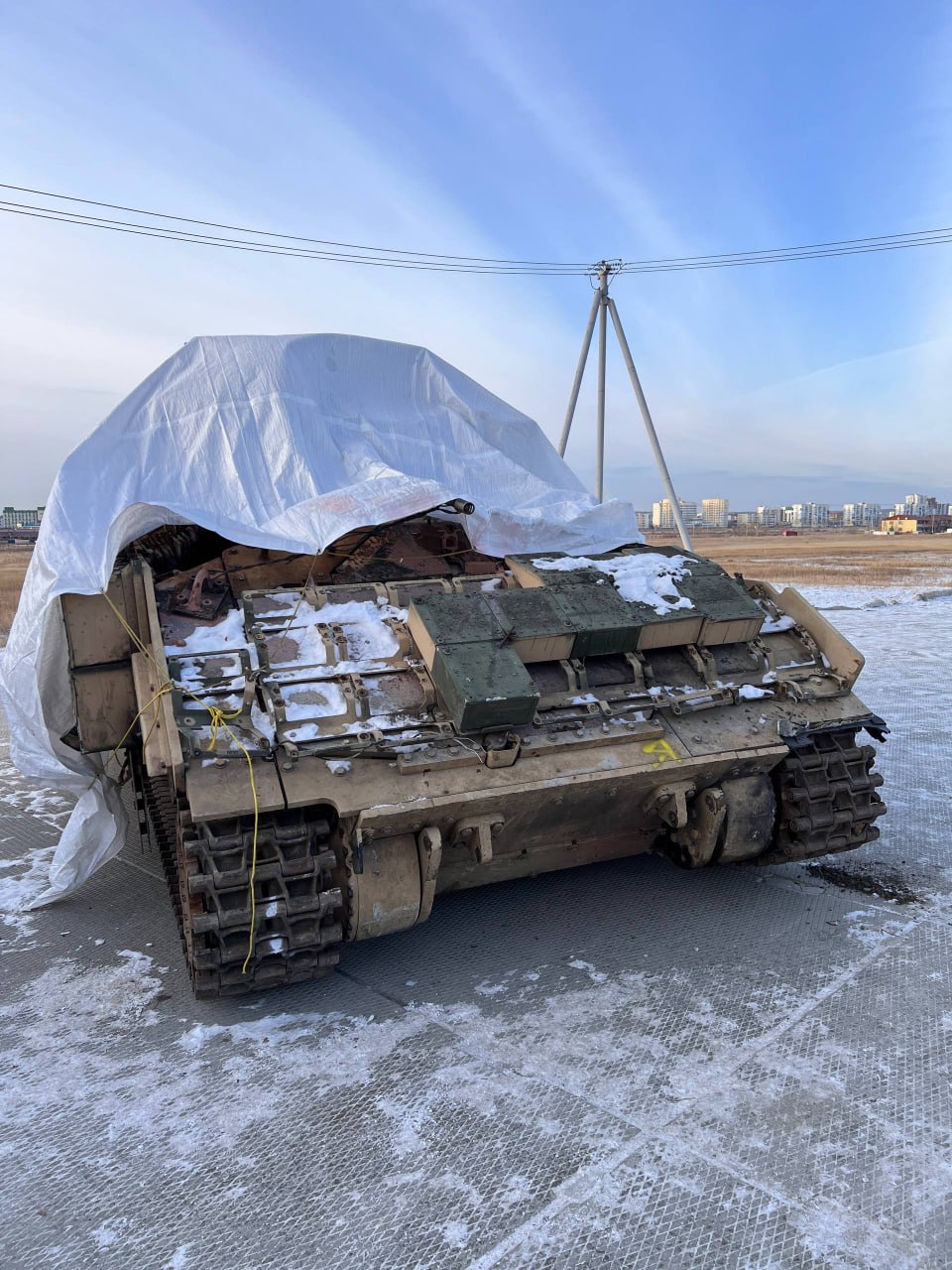 Уже привезли технику НАТО к историческому парку «Россия - моя история" Уже привезли технику НАТО к историческому парку «Россия - моя история"