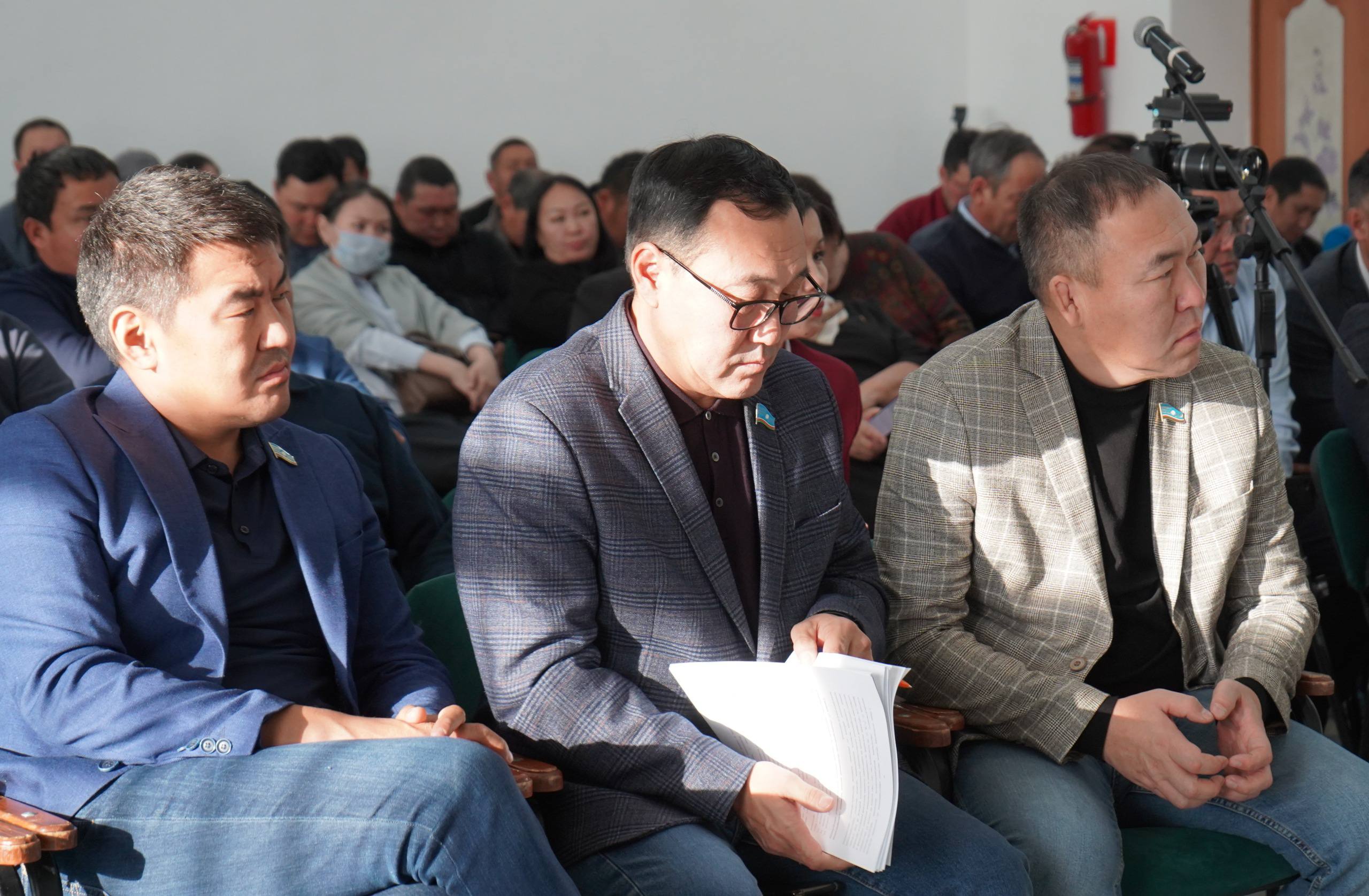 Бгн Саха рспблкэтин «Олохтоох бэйэни салайыныы туунан» сокуонун бырайыагар анаммыт тгрк остуолу ыыттыбыт Бгн Саха рспблкэтин «Олохтоох бэйэни салайыныы туунан» сокуонун бырайыагар анаммыт тгрк остуолу ыыттыбыт