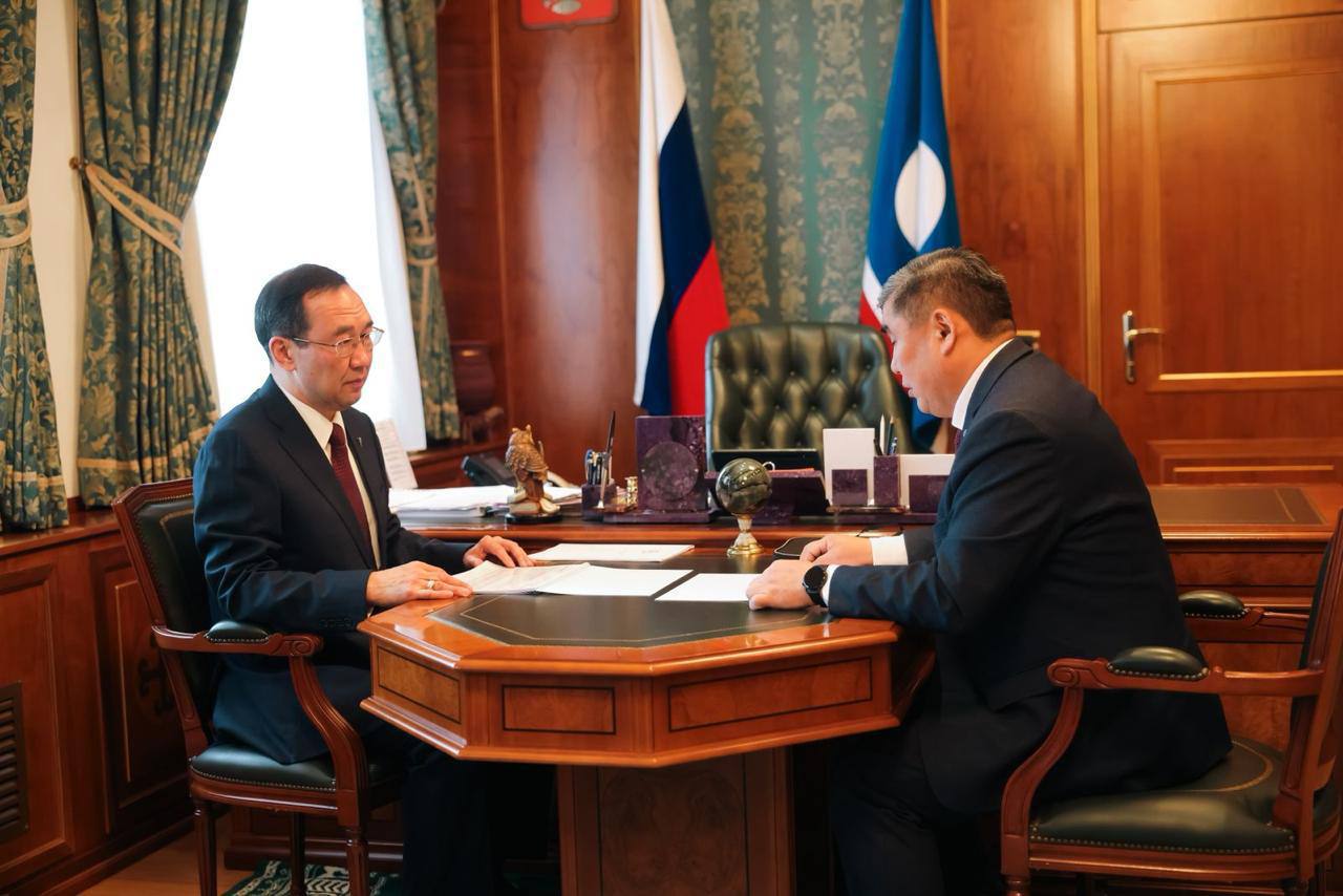 Айсен Николаев: Провёл рабочую встречу с ректором Северо-Восточного федерального университета Анатолием Николаевым