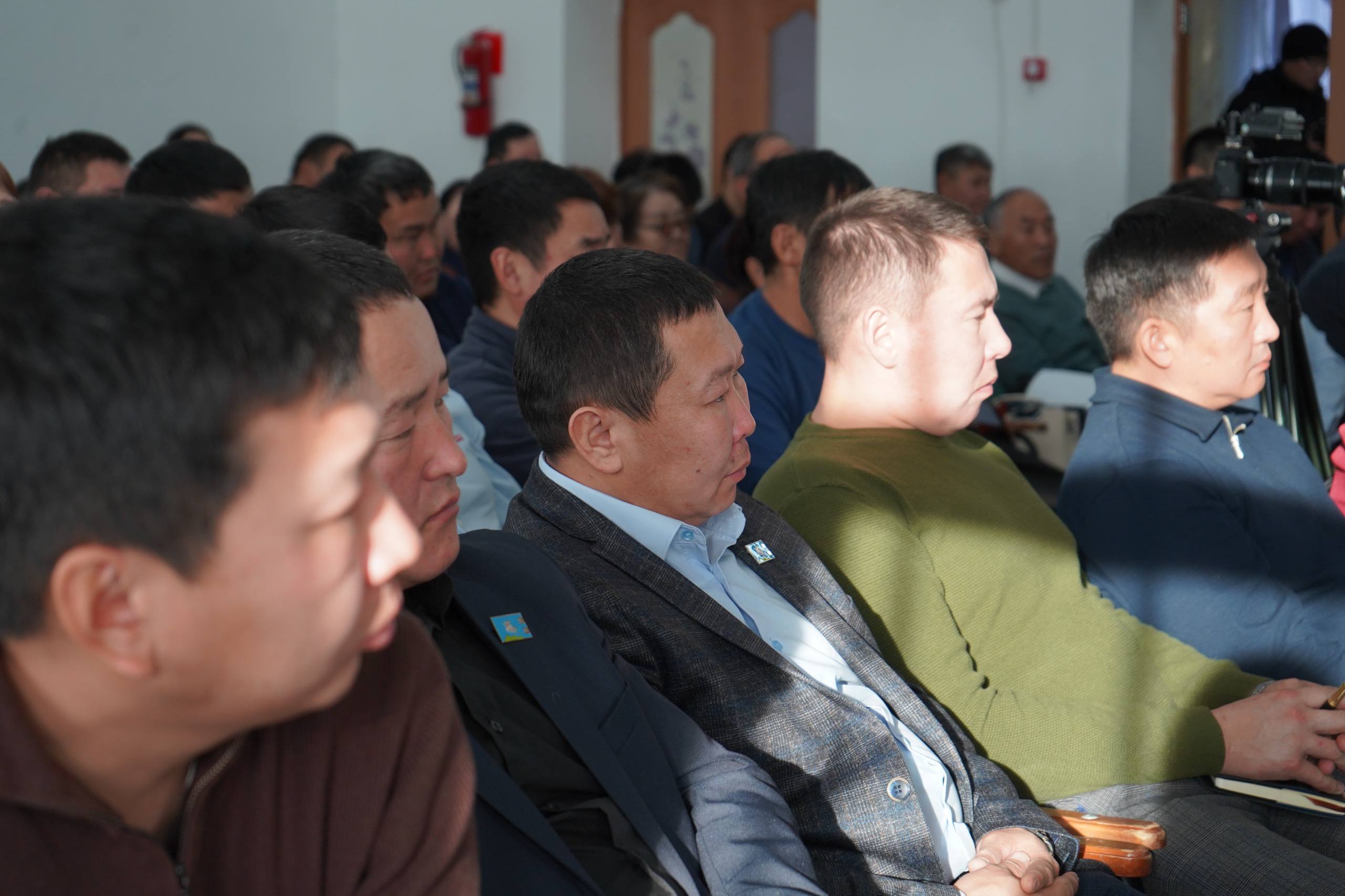 Бгн Саха рспблкэтин «Олохтоох бэйэни салайыныы туунан» сокуонун бырайыагар анаммыт тгрк остуолу ыыттыбыт Бгн Саха рспблкэтин «Олохтоох бэйэни салайыныы туунан» сокуонун бырайыагар анаммыт тгрк остуолу ыыттыбыт