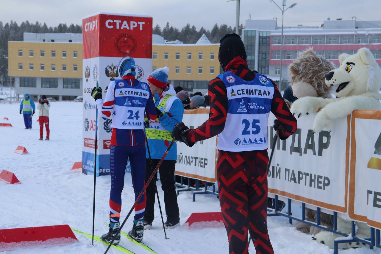 КТО БЫСТРЕЕ — ЛЫЖНИК ИЛИ БИАТЛОНИСТ? ИТОГИ ПЕРВОГО ДНЯ «КУБКА СЕЛИГДАРА» КТО БЫСТРЕЕ — ЛЫЖНИК ИЛИ БИАТЛОНИСТ? ИТОГИ ПЕРВОГО ДНЯ «КУБКА СЕЛИГДАРА»