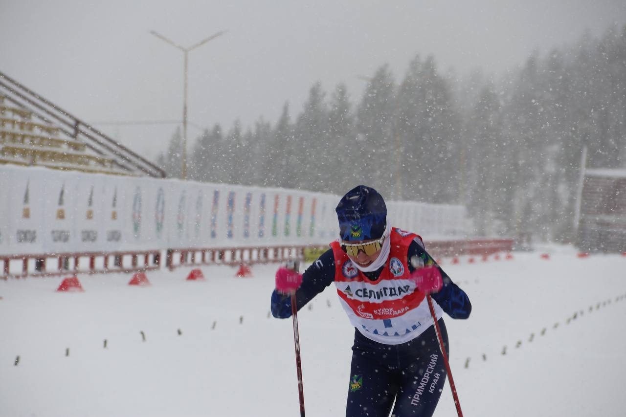 КТО БЫСТРЕЕ — ЛЫЖНИК ИЛИ БИАТЛОНИСТ? ИТОГИ ПЕРВОГО ДНЯ «КУБКА СЕЛИГДАРА»