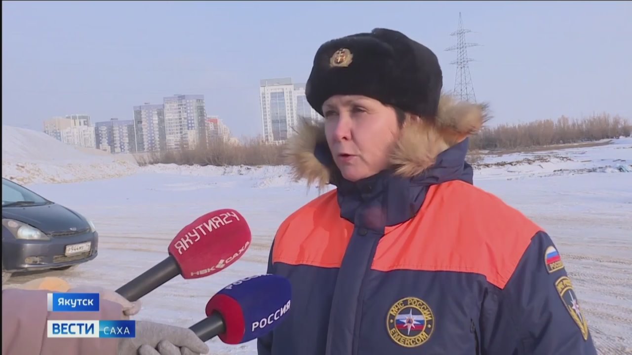 В Якутске на станции "Намыв" прошёл совместный рейд контрольно-надзорных и правоохранительных органов по соблюдению правил перевозки пассажиров на воздушных подушках