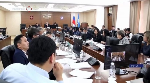 На круглом столе в Ил Тумэне обсудили законопроекты о внесении изменений в Налоговый кодекс РФ и региональную налоговую политику