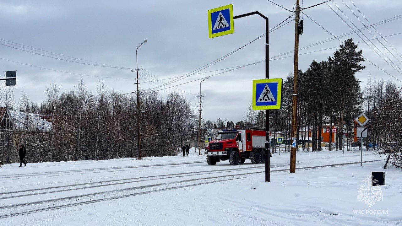 Эвакуация и тушение: как тренируются сотрудники МЧС России Эвакуация и тушение: как тренируются сотрудники МЧС России