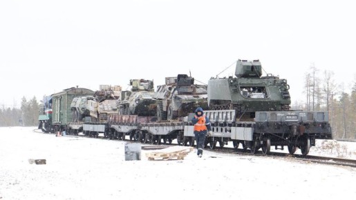 Эшелон с трофейной украинской бронетехникой был замечен в районе Якутска