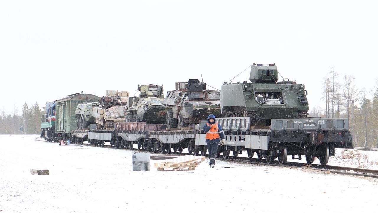 Эшелон с трофейной украинской бронетехникой был замечен в районе Якутска