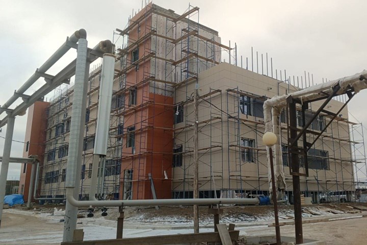 Восемь крупных медучреждений строятся в Якутии