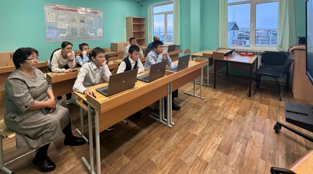 С начала октября в Юрюнг-Хаинской СОШ Анабарского района запущено сетевое обучение в рамках инициативы «Сетевое взаимодействие ЯГНГ с ОУ»