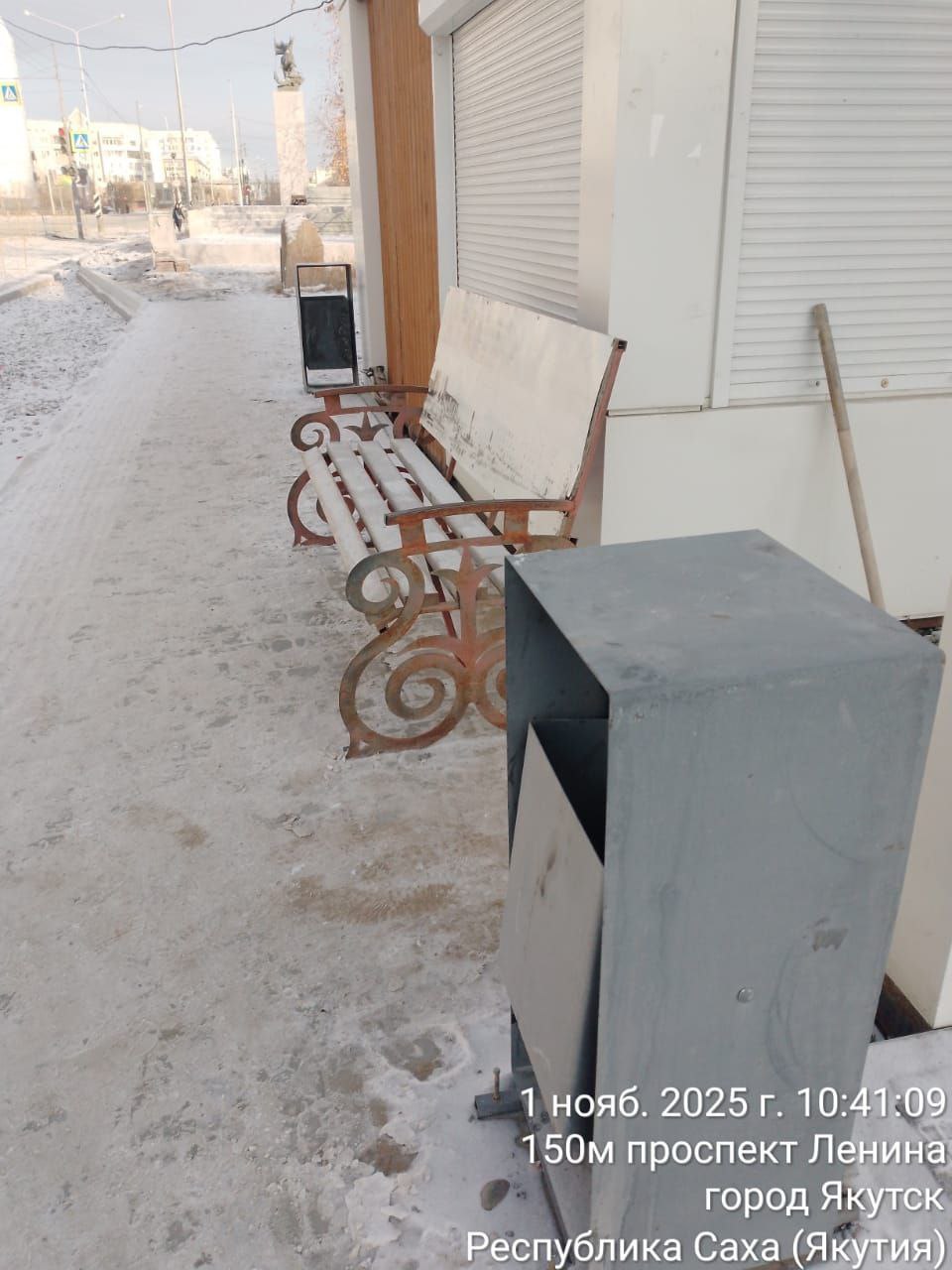 Уборка урн проводится ежедневно силами подрядной организации