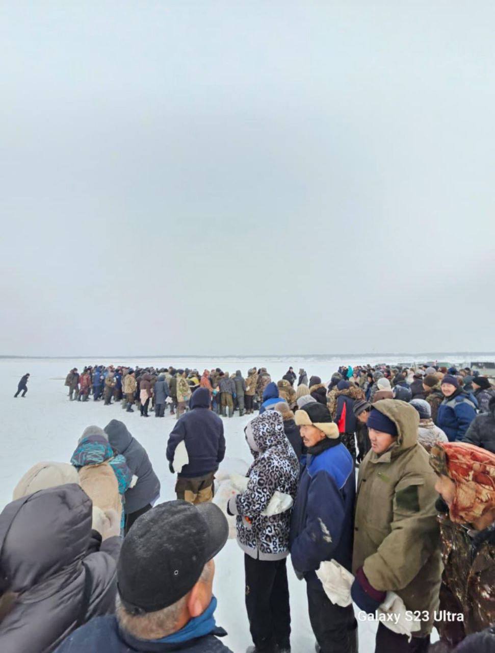 БАЙАНАЙ ЫЙА ММТНЭН!. Алтынньы ый тиэх кнгэр 3 нэилиэк дьоно-сэргэтэ, Тл 3, Тарат 2, Тумул 1 муханан кыттыан - барыта 6 муханан Сэгэлэйи балыктаатылар БАЙАНАЙ ЫЙА ММТНЭН!. Алтынньы ый тиэх кнгэр 3 нэилиэк дьоно-сэргэтэ, Тл 3, Тарат 2, Тумул 1 муханан кыттыан - барыта 6 муханан Сэгэлэйи балыктаатылар