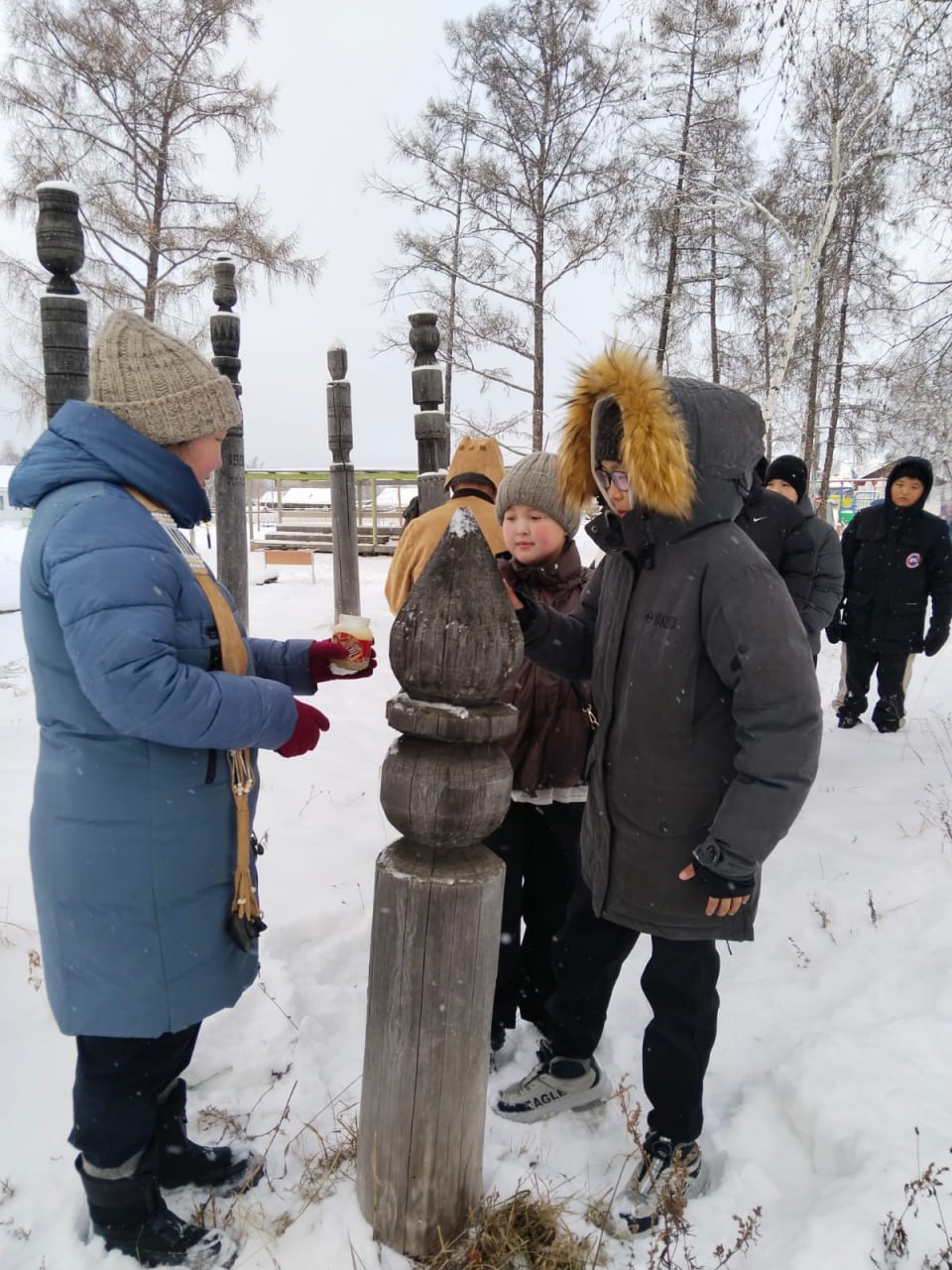 #Синилгэн. В эвенкийском селе Эжанцы сегодняшний день богат на события – состоялся праздник первого снега Синилгэн #Синилгэн. В эвенкийском селе Эжанцы сегодняшний день богат на события – состоялся праздник первого снега Синилгэн