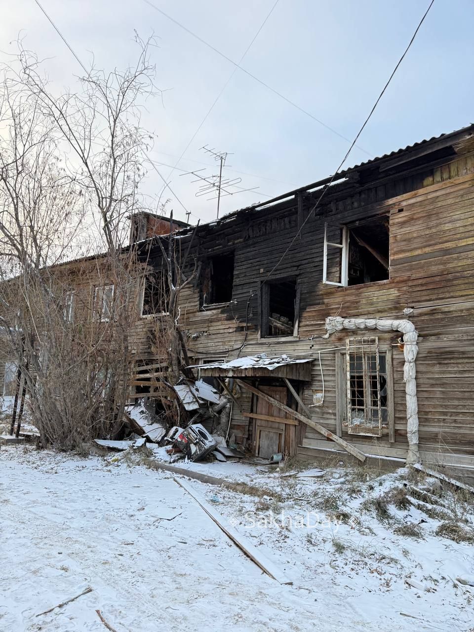 Дом на Лермонтова заброшен после пожара Дом на Лермонтова заброшен после пожара
