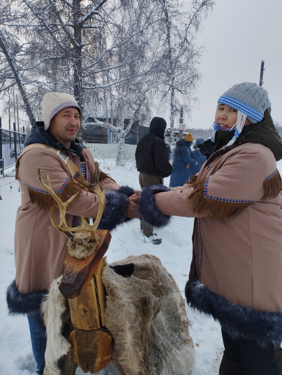 #Синилгэн. В эвенкийском селе Эжанцы сегодняшний день богат на события – состоялся праздник первого снега Синилгэн #Синилгэн. В эвенкийском селе Эжанцы сегодняшний день богат на события – состоялся праздник первого снега Синилгэн