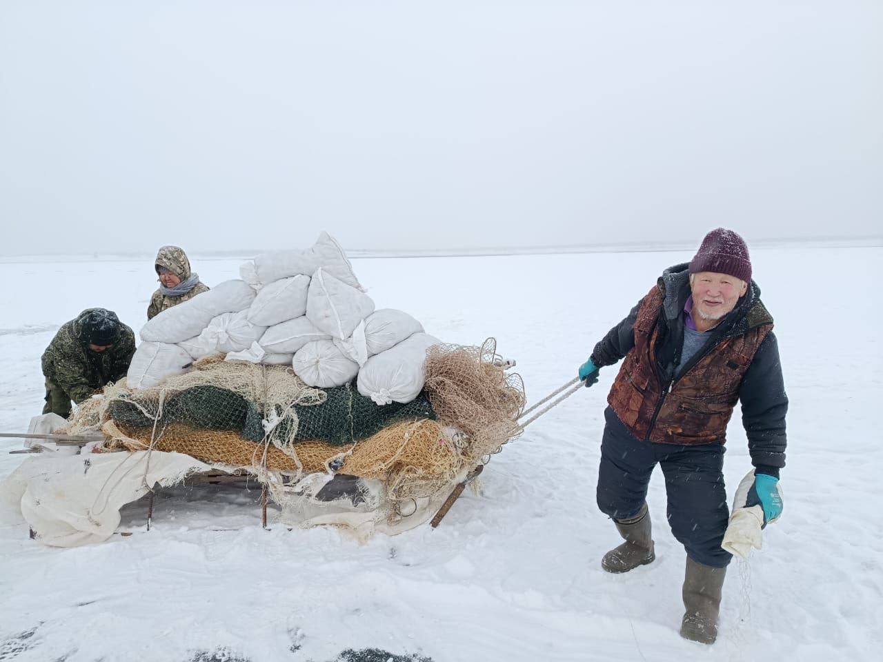 БАЙАНАЙ ЫЙА ММТНЭН!. Алтынньы ый тиэх кнгэр 3 нэилиэк дьоно-сэргэтэ, Тл 3, Тарат 2, Тумул 1 муханан кыттыан - барыта 6 муханан Сэгэлэйи балыктаатылар БАЙАНАЙ ЫЙА ММТНЭН!. Алтынньы ый тиэх кнгэр 3 нэилиэк дьоно-сэргэтэ, Тл 3, Тарат 2, Тумул 1 муханан кыттыан - барыта 6 муханан Сэгэлэйи балыктаатылар