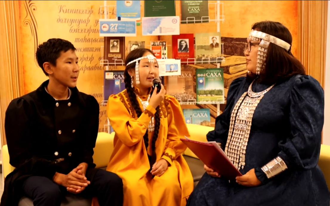 Юнкоры медиа-школы «Кэскил» встретились с заместителем главы сельского поселения «Хадарский наслег» Чурапчинского улуса Перизат Дьячковской