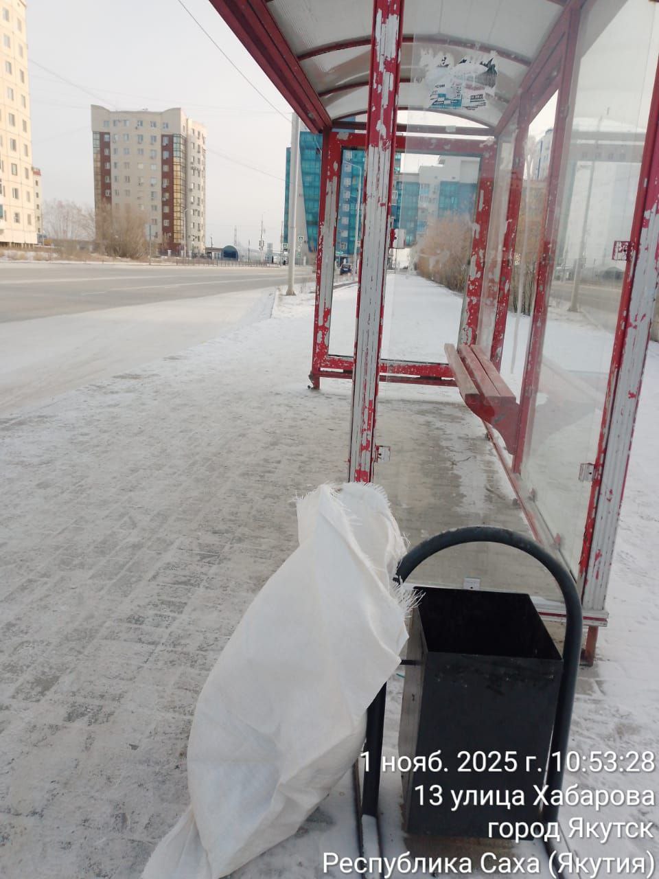 Уборка урн проводится ежедневно силами подрядной организации Уборка урн проводится ежедневно силами подрядной организации