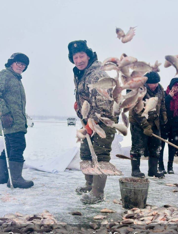 БАЙАНАЙ ЫЙА ММТНЭН!. Алтынньы ый тиэх кнгэр 3 нэилиэк дьоно-сэргэтэ, Тл 3, Тарат 2, Тумул 1 муханан кыттыан - барыта 6 муханан Сэгэлэйи балыктаатылар БАЙАНАЙ ЫЙА ММТНЭН!. Алтынньы ый тиэх кнгэр 3 нэилиэк дьоно-сэргэтэ, Тл 3, Тарат 2, Тумул 1 муханан кыттыан - барыта 6 муханан Сэгэлэйи балыктаатылар