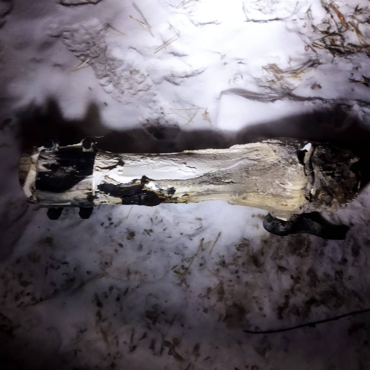 Вечером 2 октября 2025 года в 18:03 Якутской ТЭЦ зафиксирован факт возгорания изоляции трубопровода горячего водоснабжения по адресу ул. Можайского, 17/2. В результате осмотра было установлено, что поврежден запорный вентиль...