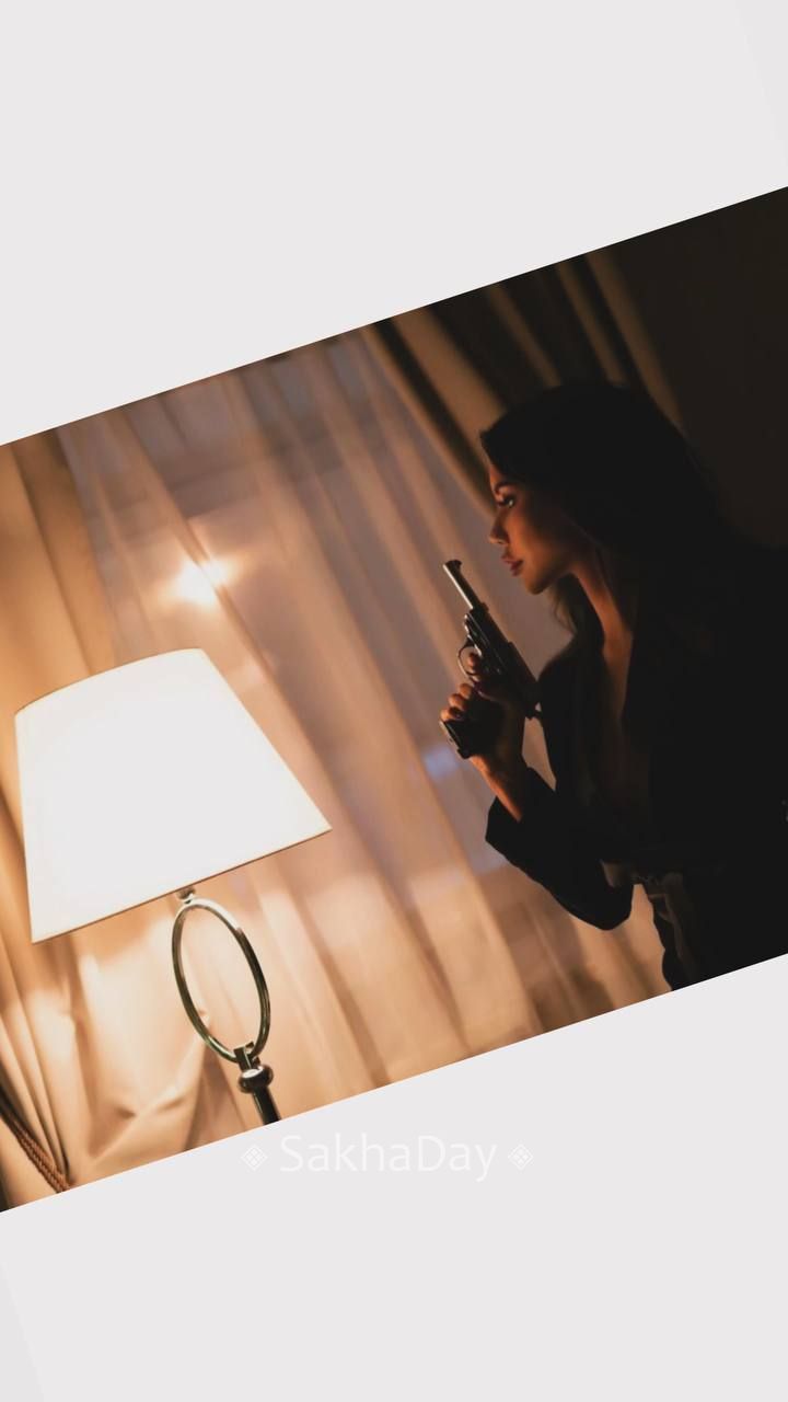 Вооружена и очень опасна. Угадайте, кто на фото