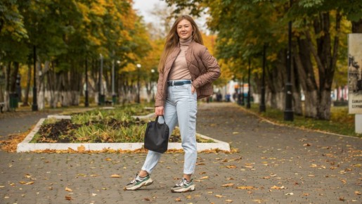 Чтобы не выглядеть колхозно: стилист открыла секрет, как правильно сочетать сумку с обувью