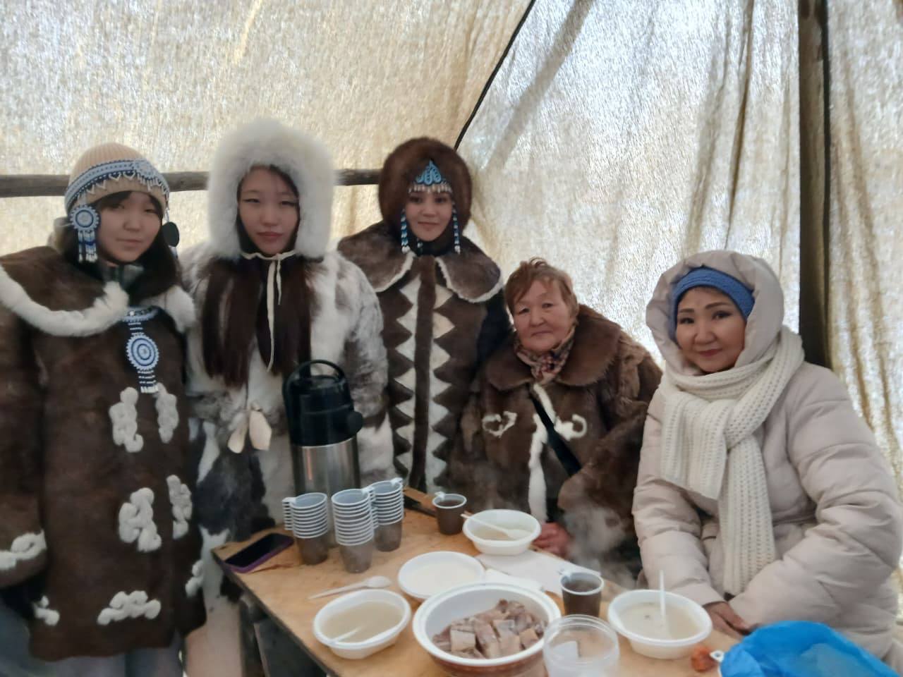 Эвенкийский обрядовый праздник первого снега — "Синилгэн" Эвенкийский обрядовый праздник первого снега — "Синилгэн"