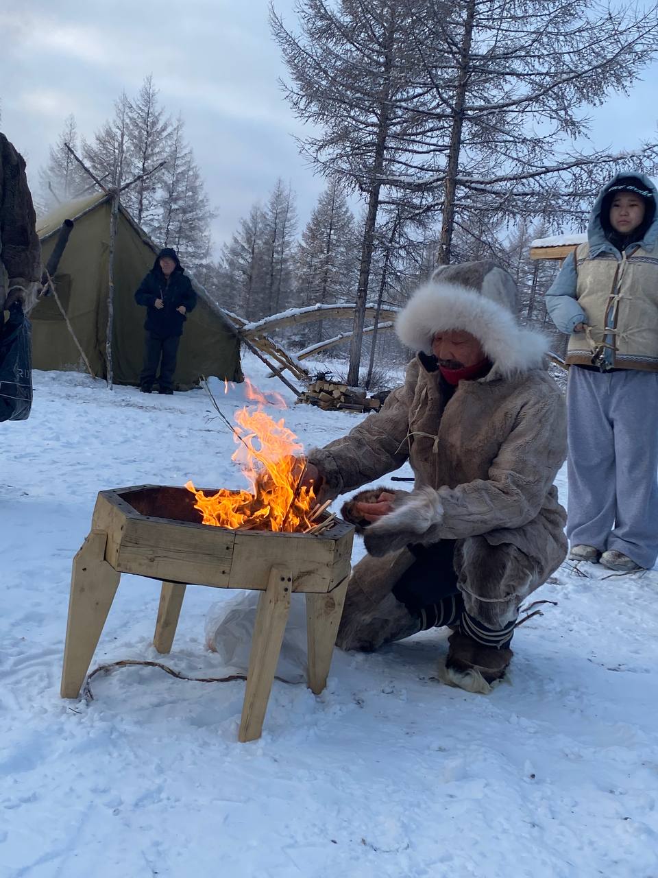 Эвенкийский обрядовый праздник первого снега — "Синилгэн" Эвенкийский обрядовый праздник первого снега — "Синилгэн"