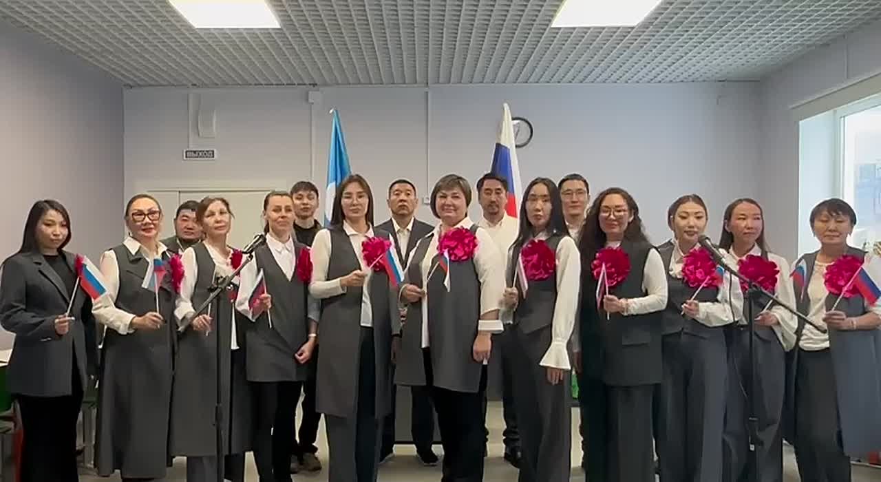 Учителя нашей школы приняли активное участие во Всероссийской хоровой акции, посвященной празднованию Дня народного единства, исполнив песню «Матушка»