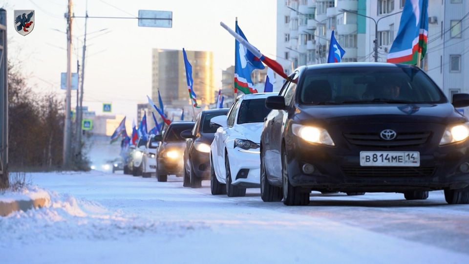 В Якутске ко Дню народного единства состоялся автопробег