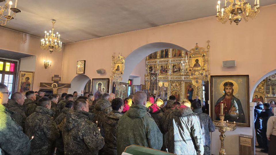 Участники III Республиканского антифашистского форума «Народ и армия едины» и бойцы СВО посетили Преображенский храм в Якутске Участники III Республиканского антифашистского форума «Народ и армия едины» и бойцы СВО посетили Преображенский храм в Якутске