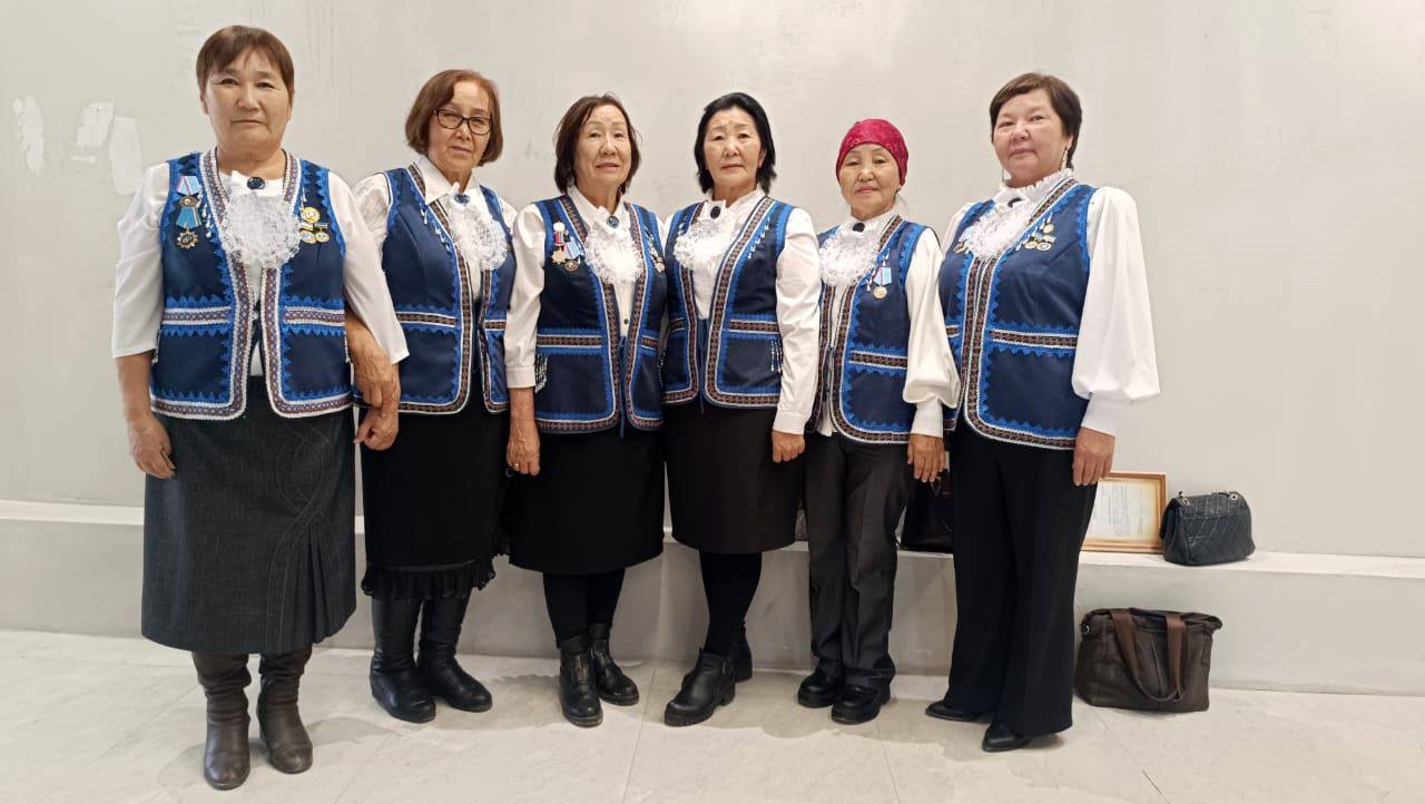 #Бэлиэкн. Сомоолоуу, ил-эйэ, сблэ кнн крс анал байыаннай дьайыы байыастарыгар ис срэхтэриттэн биир-биэс харчыта суох кмлр амарах санаалаах волонтердарбытын астынан, киэн туттан туран бэлиэтиэхпитин баарабыт #Бэлиэкн. Сомоолоуу, ил-эйэ, сблэ кнн крс анал байыаннай дьайыы байыастарыгар ис срэхтэриттэн биир-биэс харчыта суох кмлр амарах санаалаах волонтердарбытын астынан, киэн туттан туран бэлиэтиэхпитин баарабыт