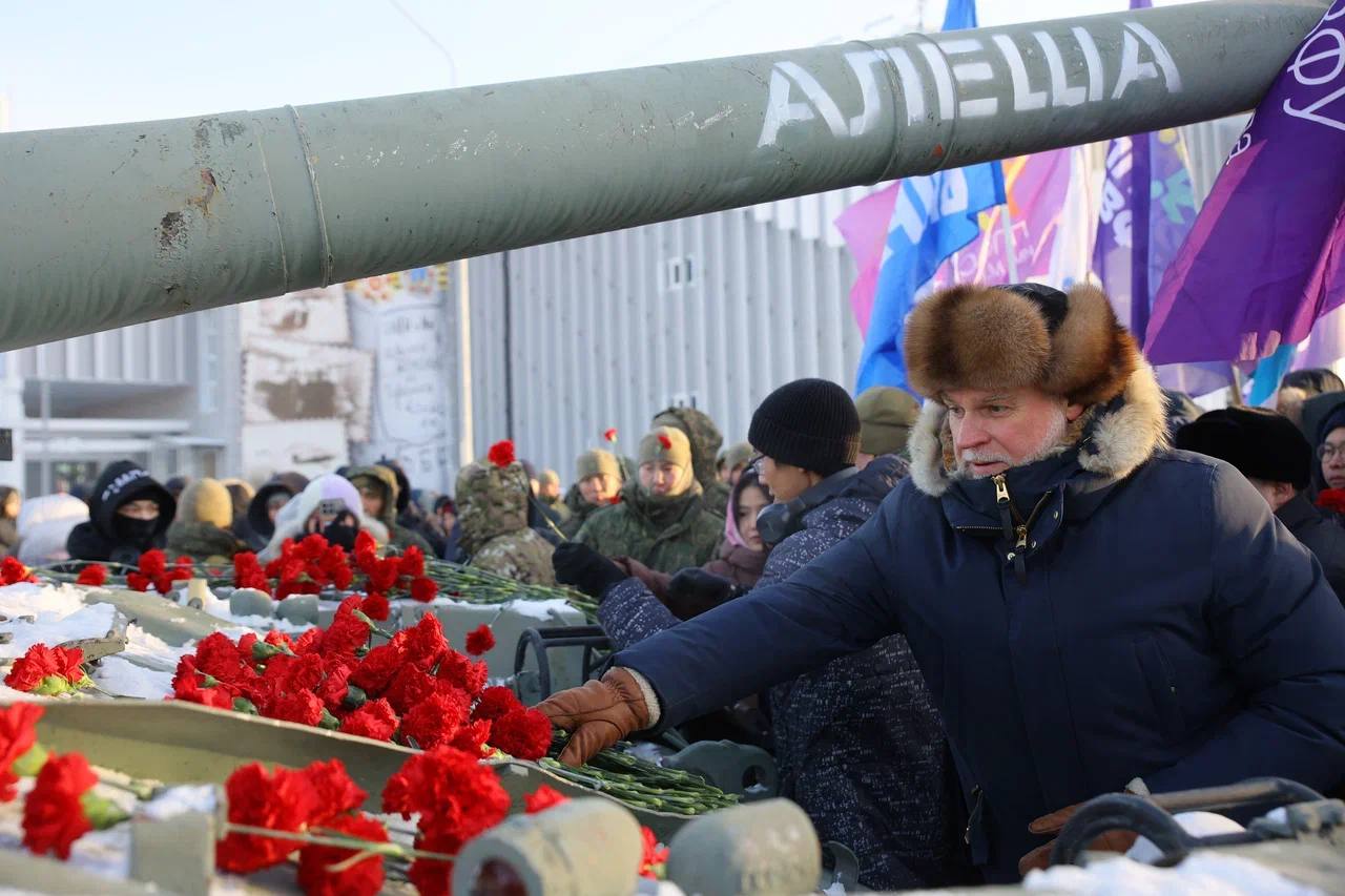 Кирилл Бычков: В знаменательный праздник, День народного единства, открыли на площадке перед музеем "Россия - Моя История" в Якутске выставку трофейной военной техники Кирилл Бычков: В знаменательный праздник, День народного единства, открыли на площадке перед музеем "Россия - Моя История" в Якутске выставку трофейной военной техники